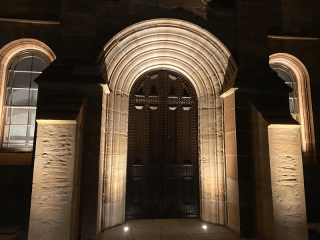 Inverness Castle façade lighting (8)