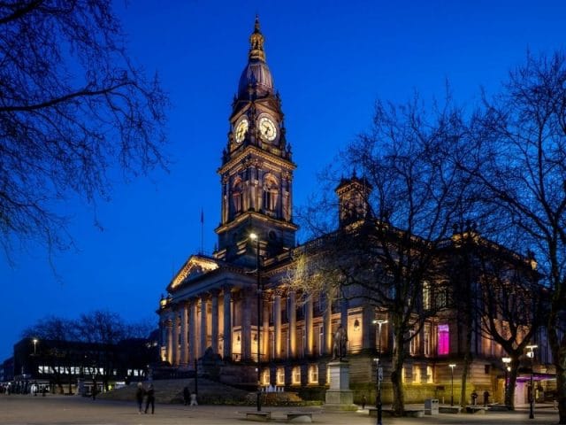 bolton town hall façade lighting (2)