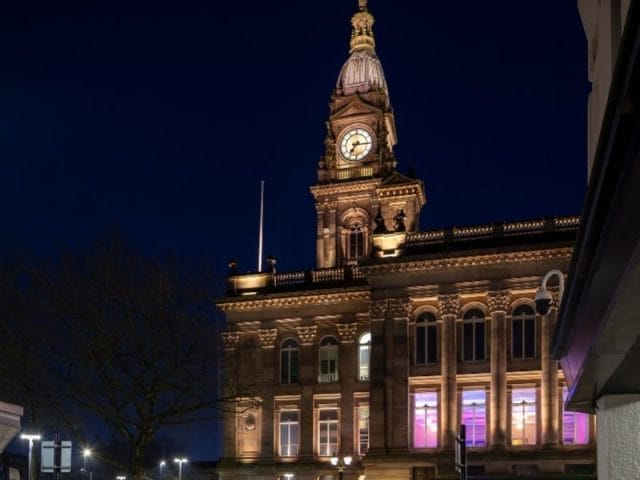 bolton town hall façade lighting (3)